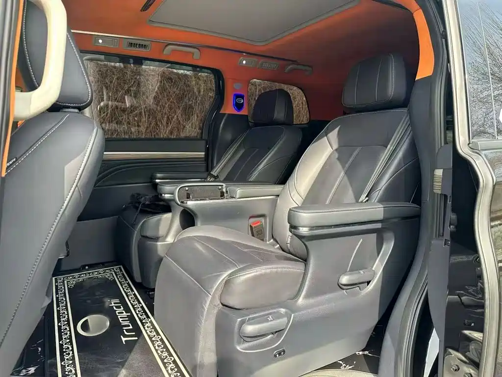 GAC Motor Trumpchi M8 — фото 17