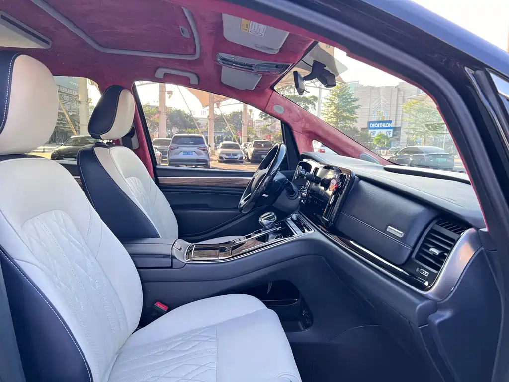 GAC Motor Trumpchi M8 — фото 20