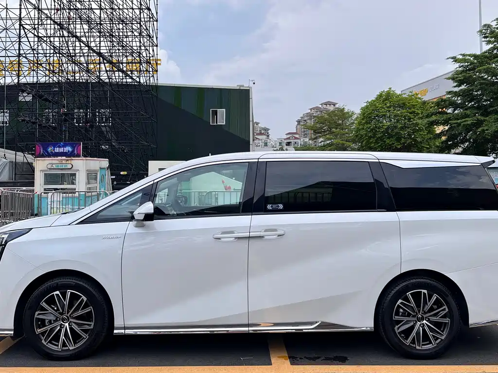 GAC Motor Trumpchi M8 — фото 3