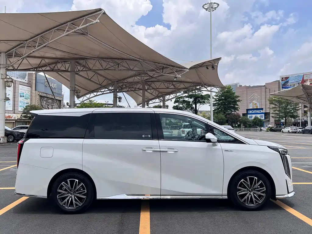 GAC Motor Trumpchi M8 — фото 7