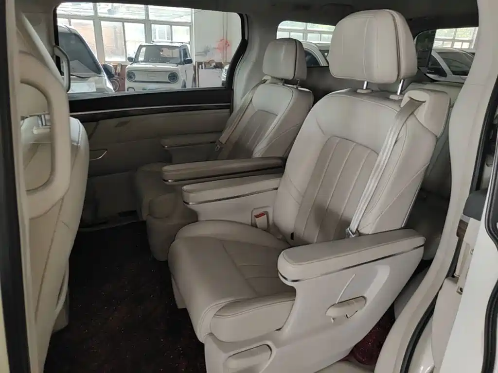 GAC Motor Trumpchi M8 — фото 17