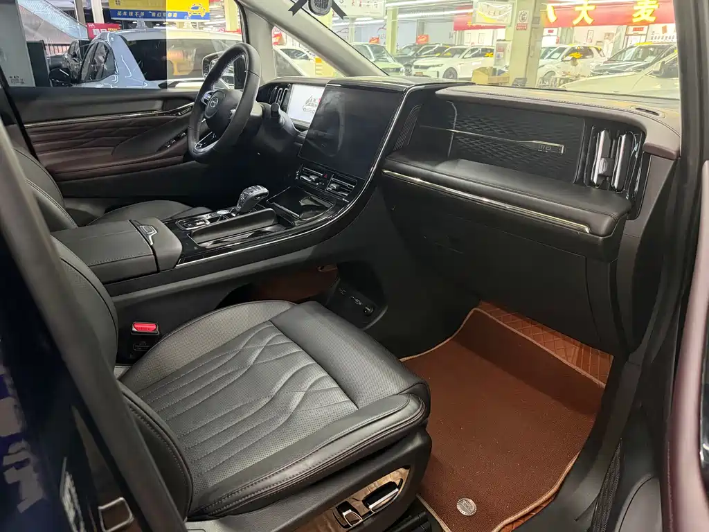 GAC Motor Trumpchi M8 — фото 11