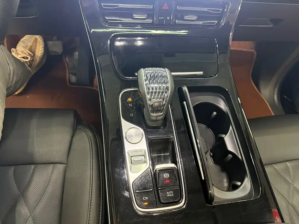 GAC Motor Trumpchi M8 — фото 17