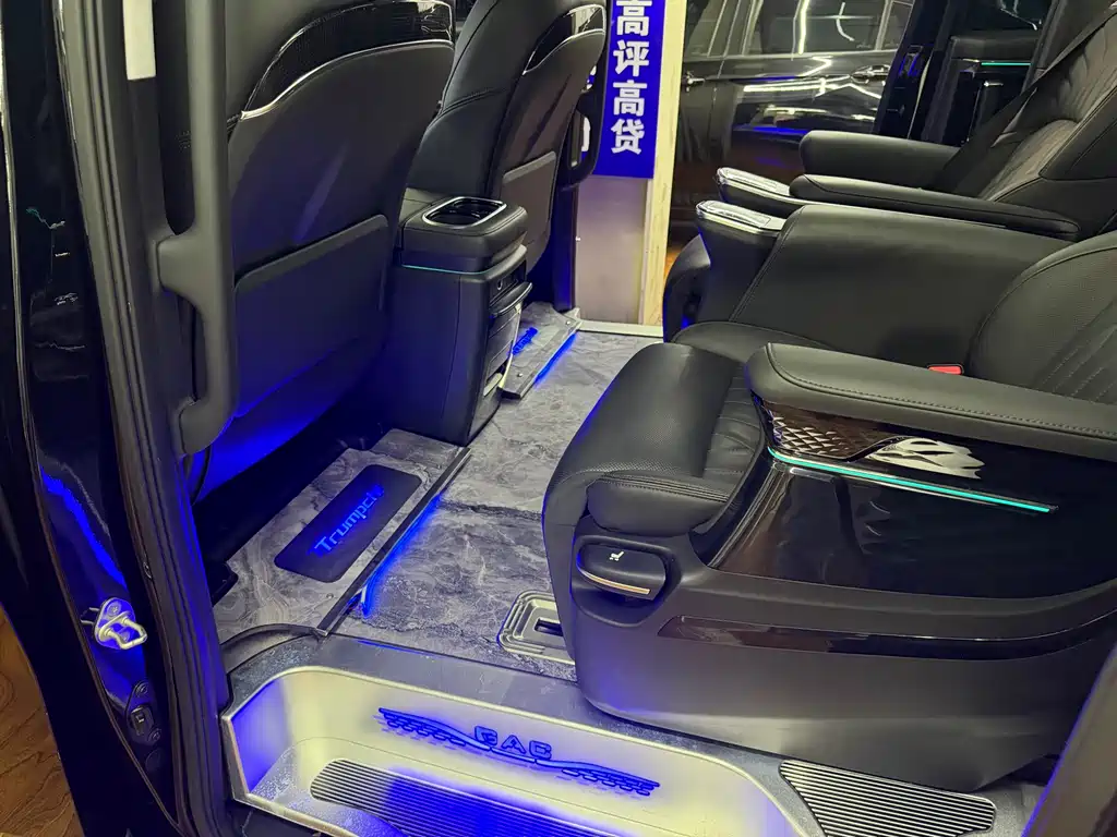GAC Motor Trumpchi M8 — фото 19