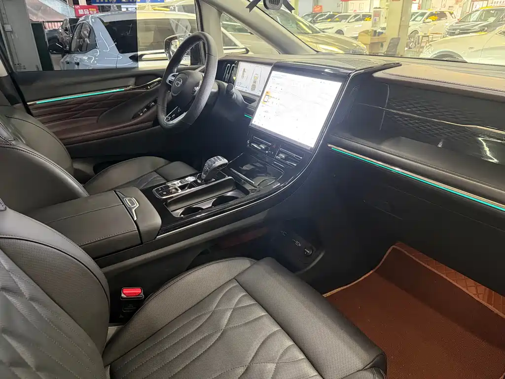 GAC Motor Trumpchi M8 — фото 20
