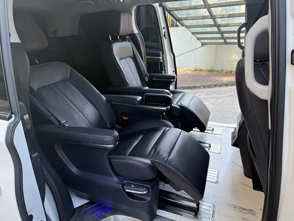 GAC Motor Trumpchi M8 — фото 18