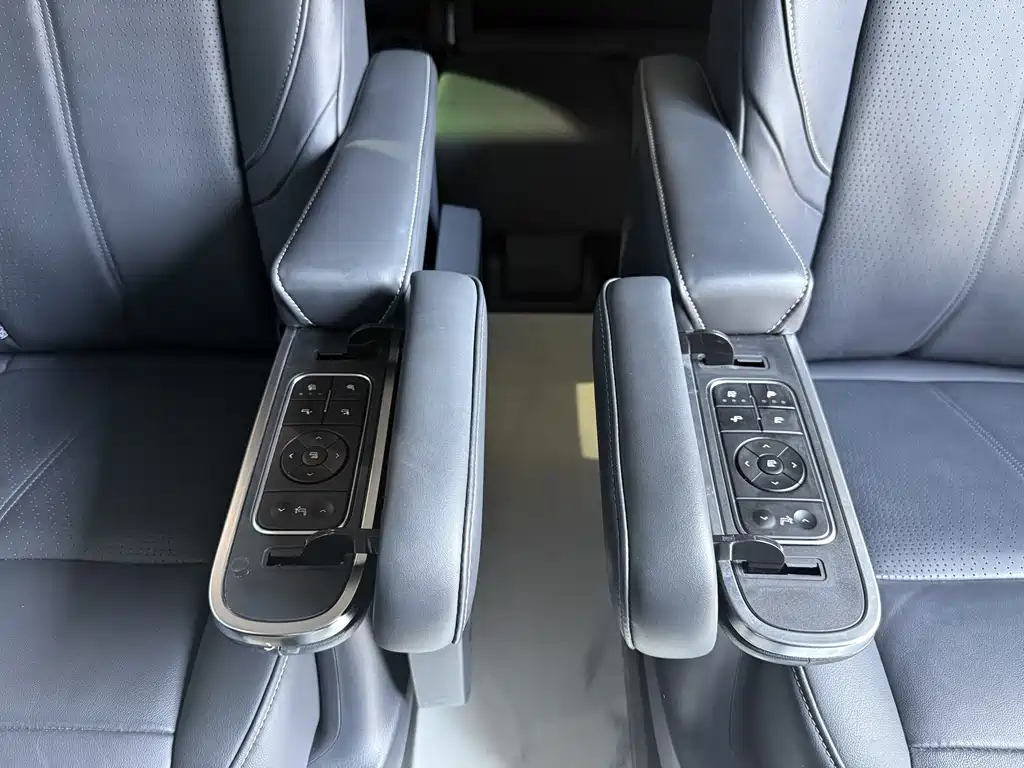 GAC Motor Trumpchi M8 — фото 10