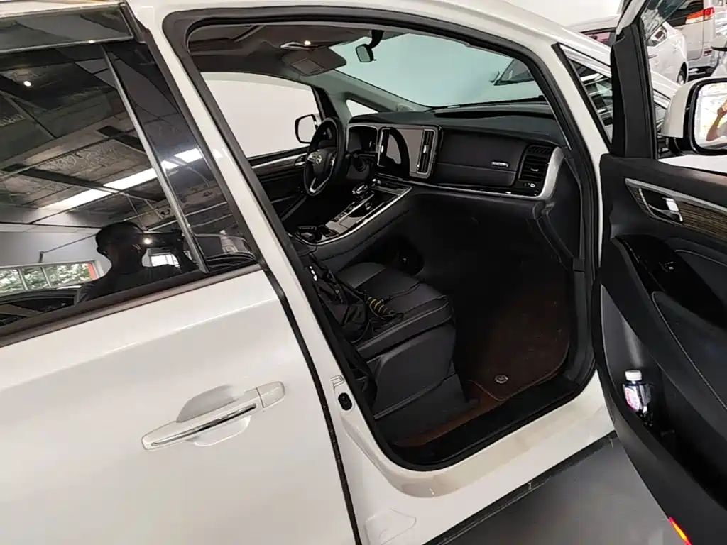 GAC Motor Trumpchi M8 — фото 11