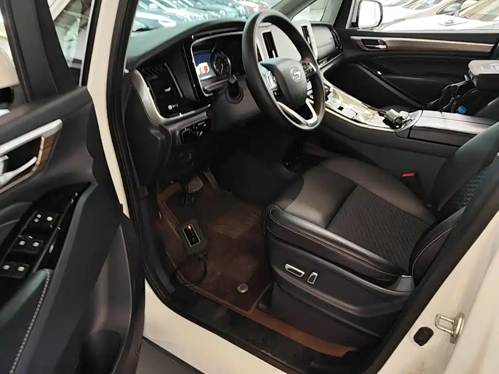 GAC Motor Trumpchi M8 — фото 23