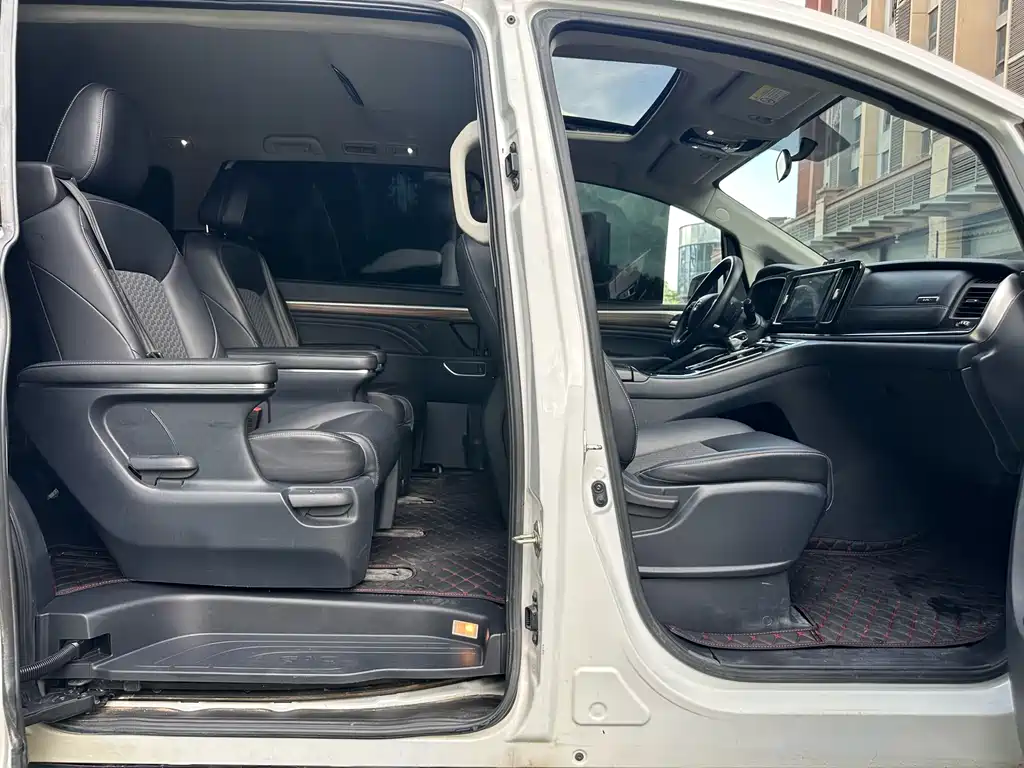 GAC Motor Trumpchi M8 — фото 14