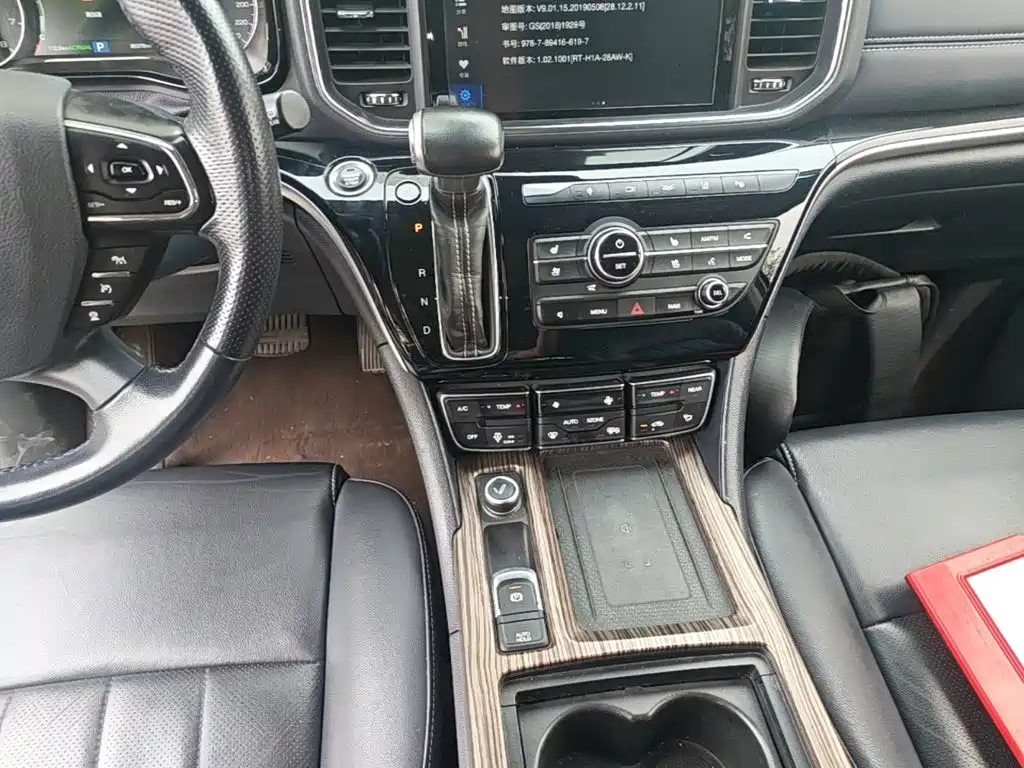 GAC Motor Trumpchi M8 — фото 14