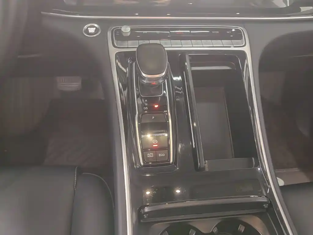 GAC Motor Trumpchi M8 — фото 14