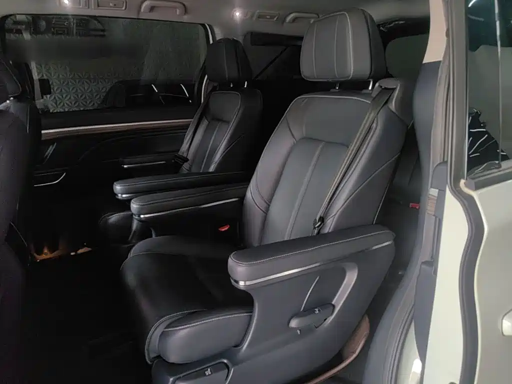 GAC Motor Trumpchi M8 — фото 17