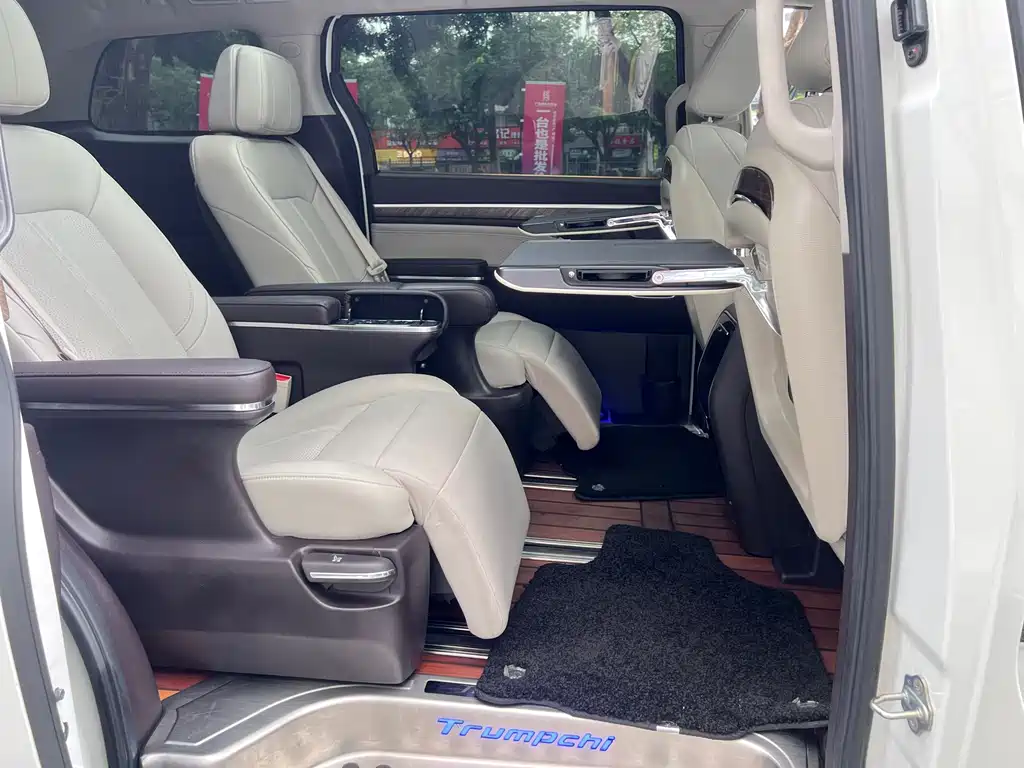 GAC Motor Trumpchi M8 — фото 13