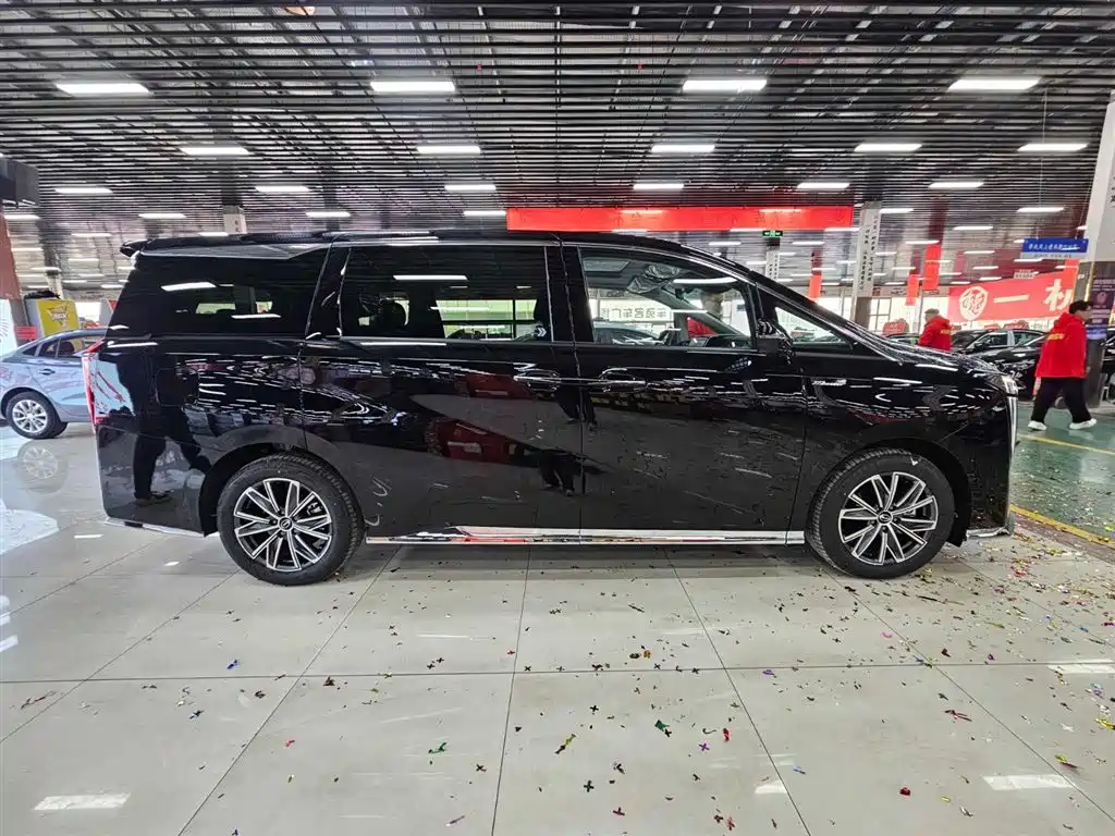 GAC Motor Trumpchi M8 — фото 6