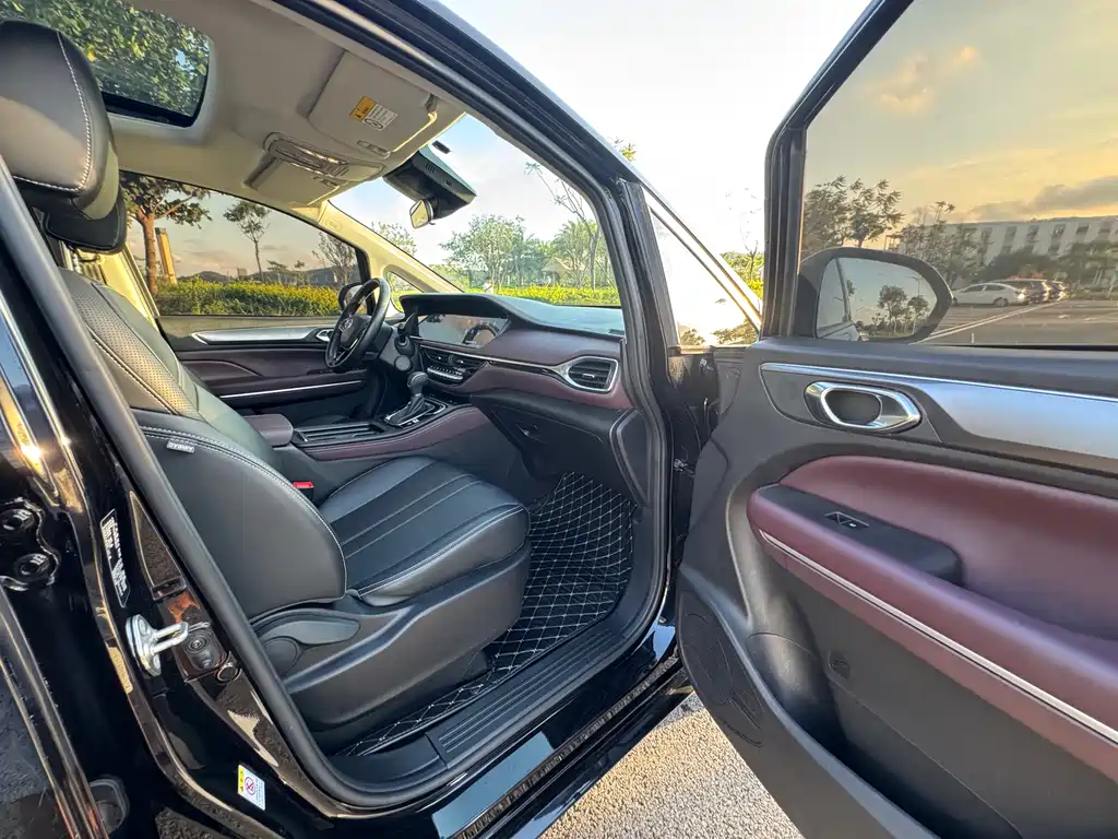 GAC Motor Trumpchi M6 — фото 30