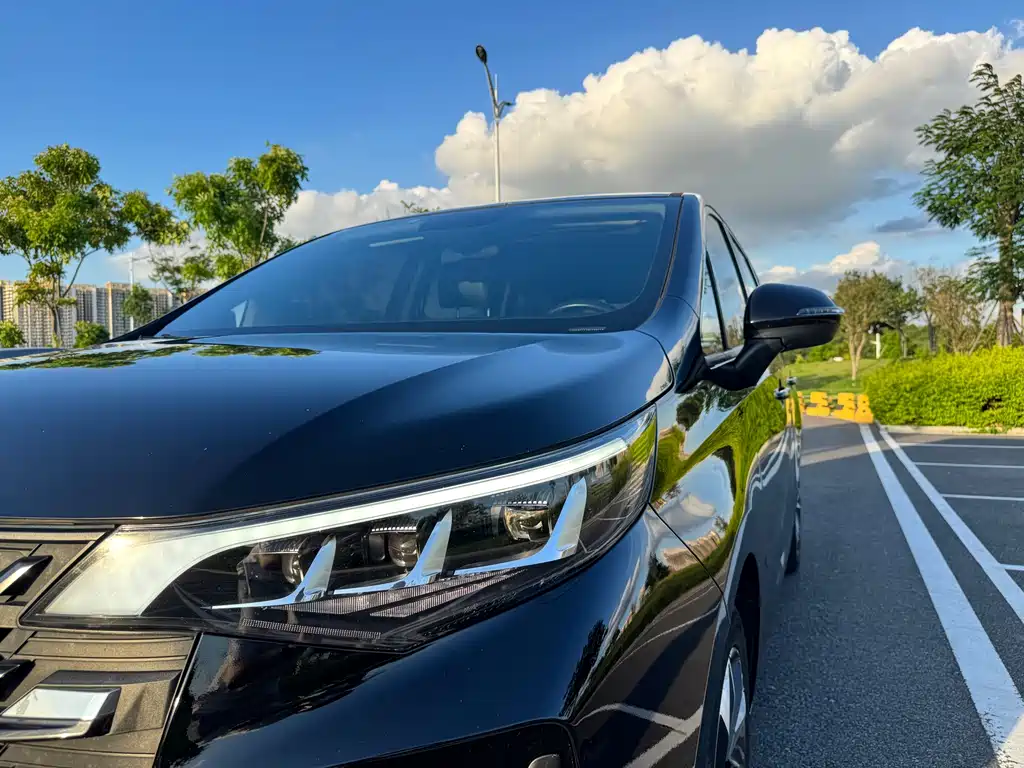 GAC Motor Trumpchi M6 — фото 9
