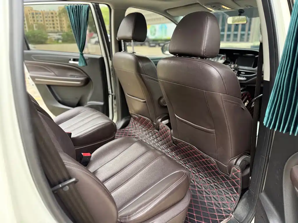 GAC Motor Trumpchi M6 — фото 13