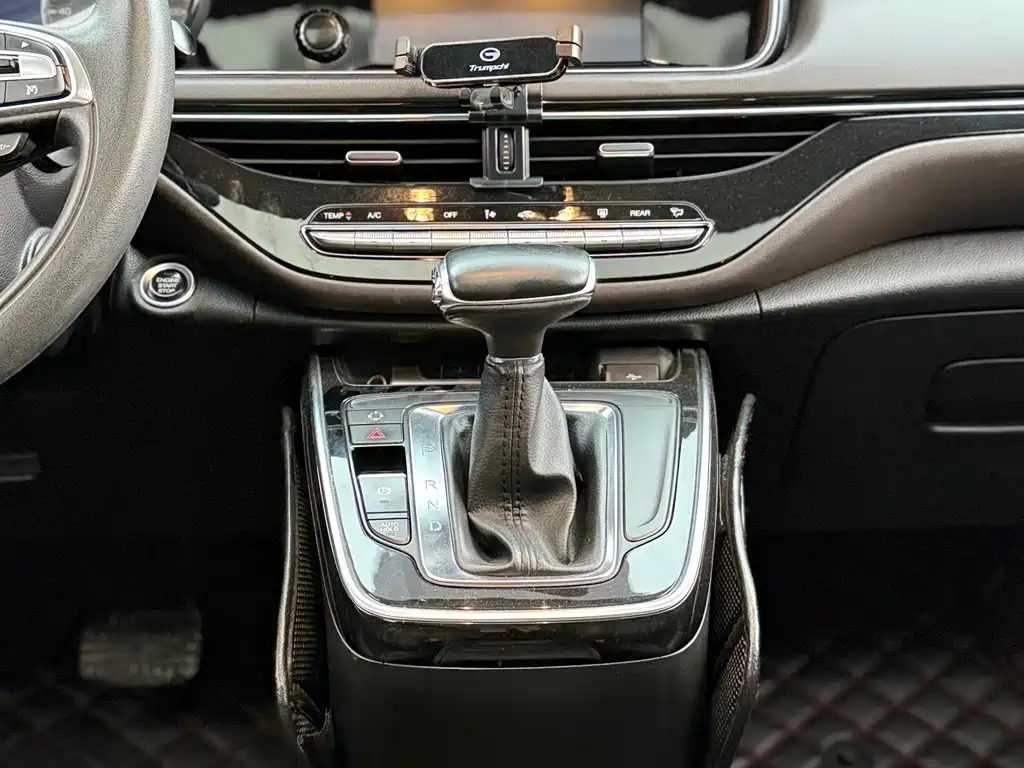 GAC Motor Trumpchi M6 — фото 18
