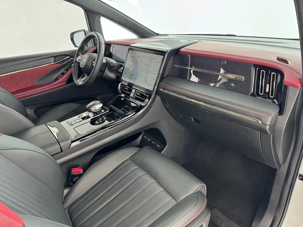 GAC Motor Trumpchi M8 — фото 9
