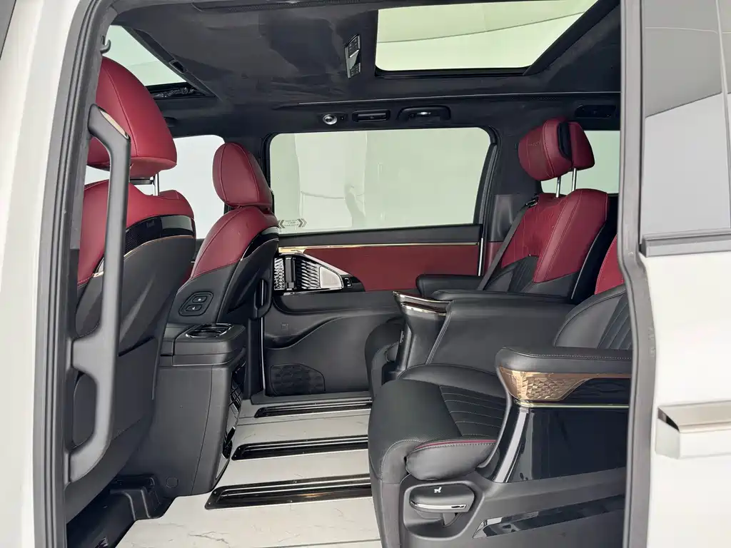 GAC Motor Trumpchi M8 — фото 10