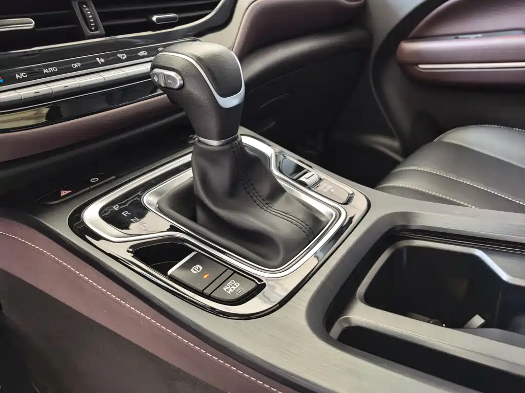 GAC Motor Trumpchi M6 — фото 6
