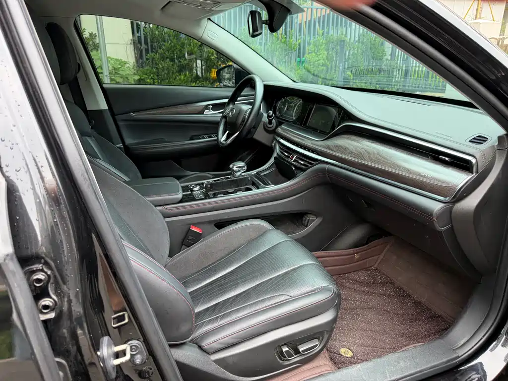 GAC Motor Trumpchi GA8 — фото 10
