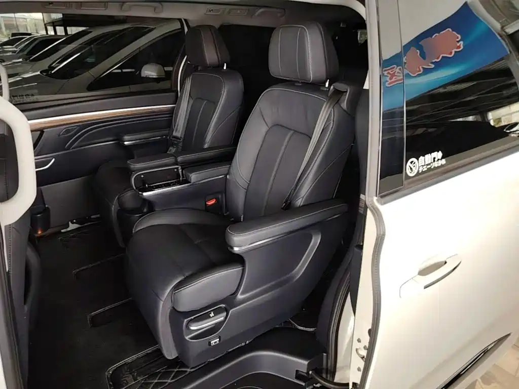GAC Motor Trumpchi M8 — фото 17