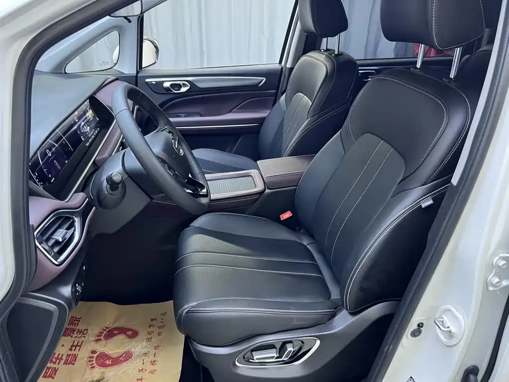 GAC Motor Trumpchi M6 — фото 11