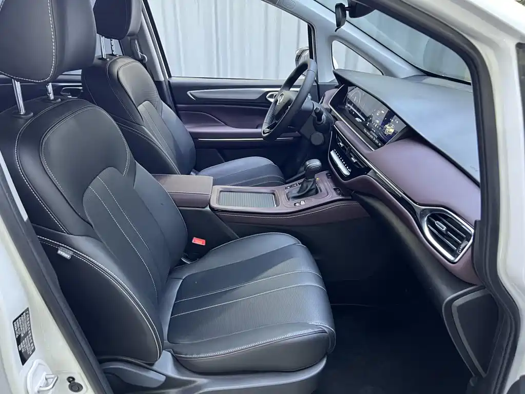 GAC Motor Trumpchi M6 — фото 14