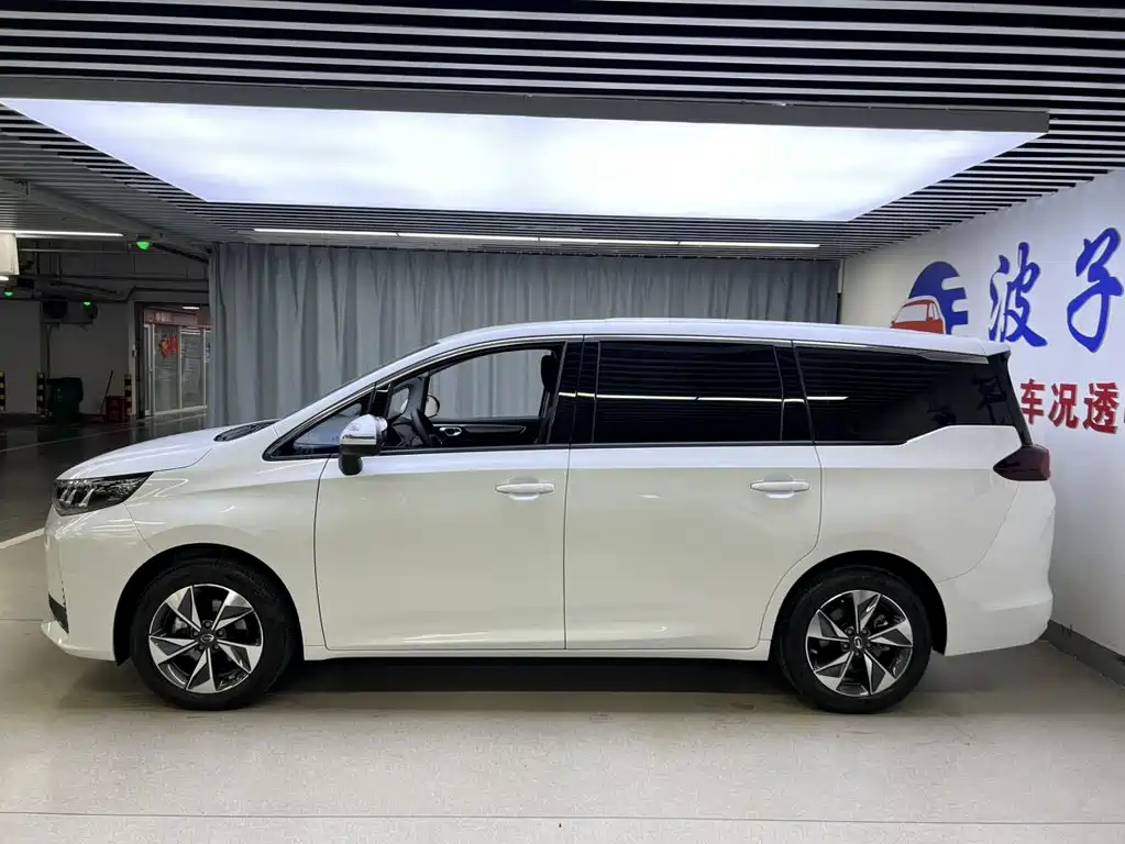 GAC Motor Trumpchi M6 — фото 4