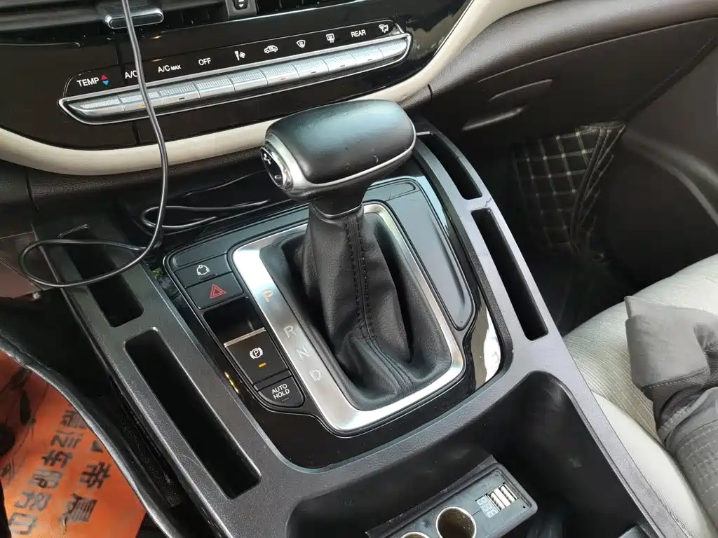 GAC Motor Trumpchi M6 — фото 10