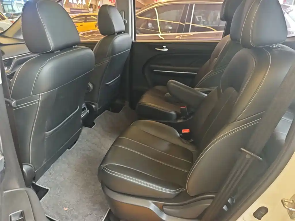GAC Motor Trumpchi M6 — фото 13