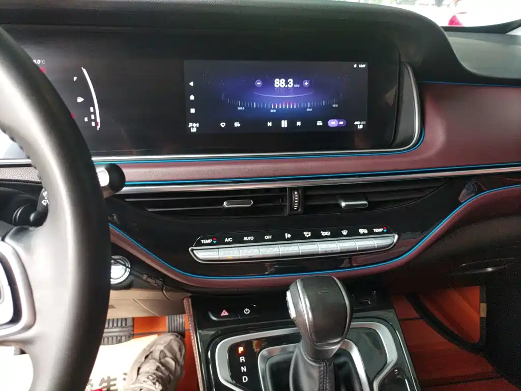 GAC Motor Trumpchi M6 — фото 9