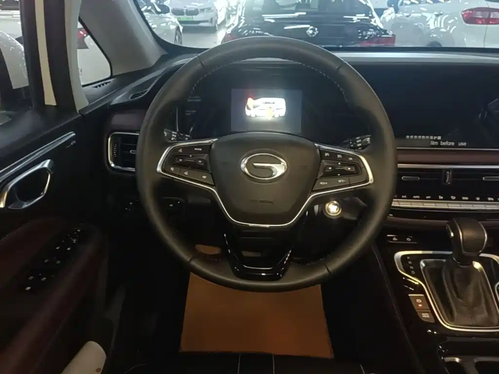 GAC Motor Trumpchi M6 — фото 11