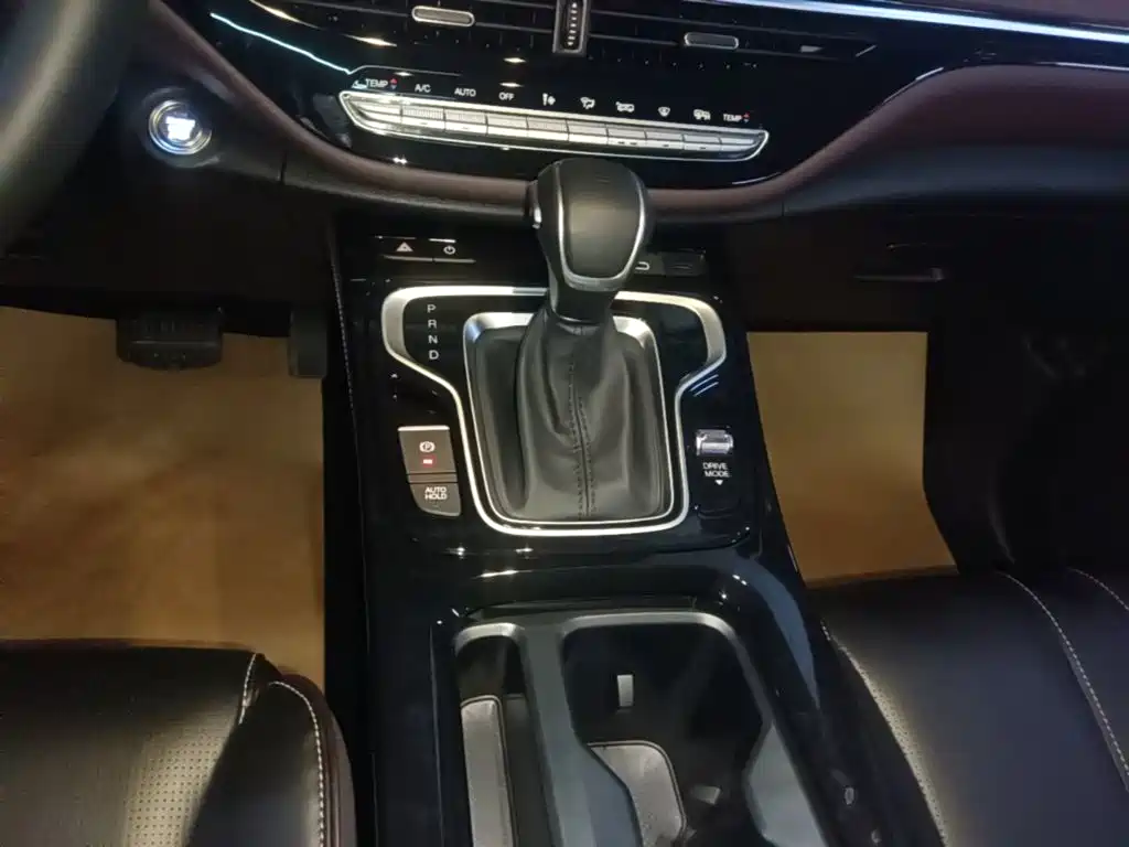 GAC Motor Trumpchi M6 — фото 14