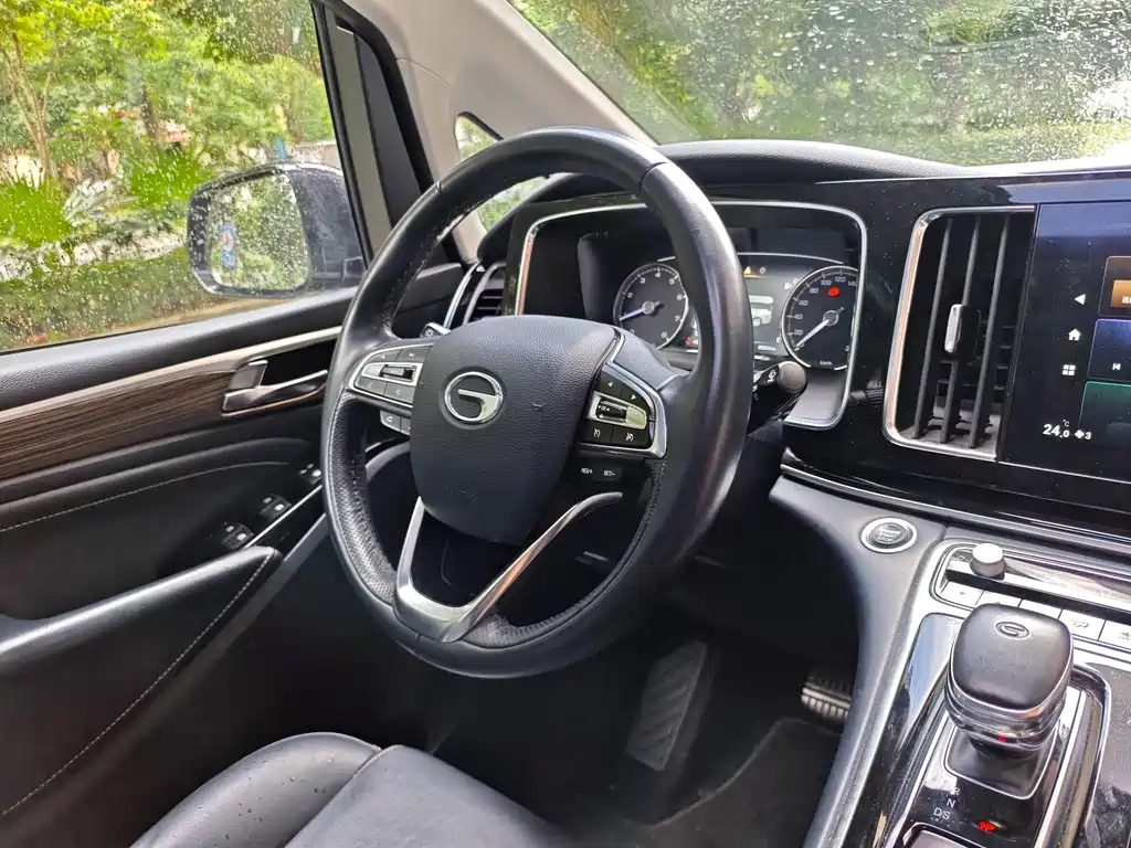 GAC Motor Trumpchi M8 — фото 10