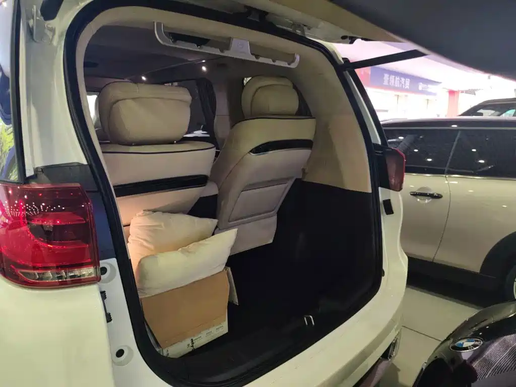 GAC Motor Trumpchi M8 — фото 15