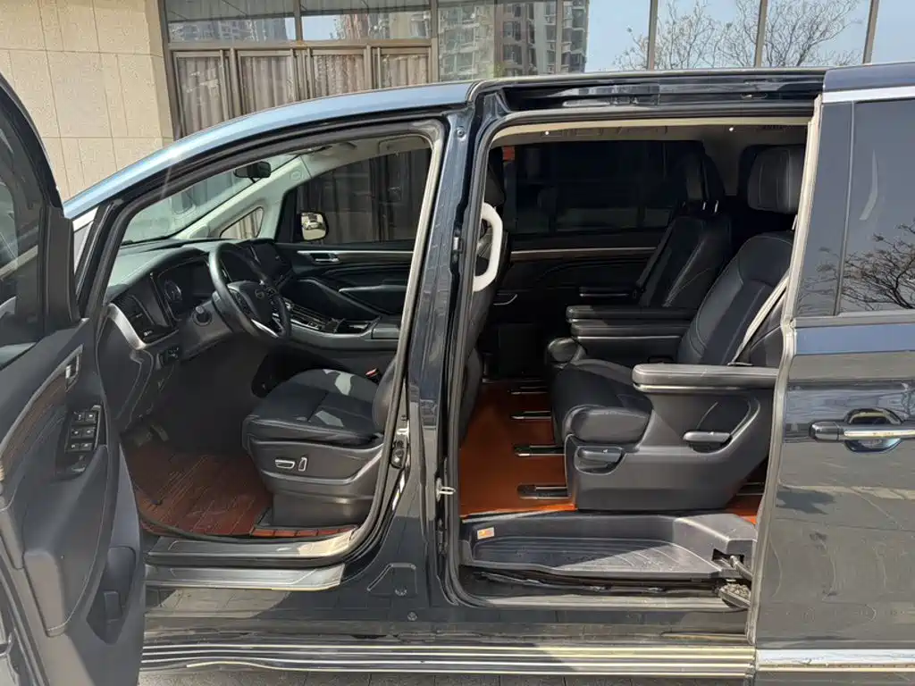 GAC Motor Trumpchi M8 — фото 18