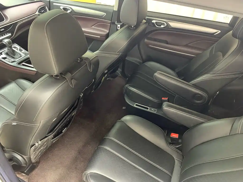 GAC Motor Trumpchi M6 — фото 10