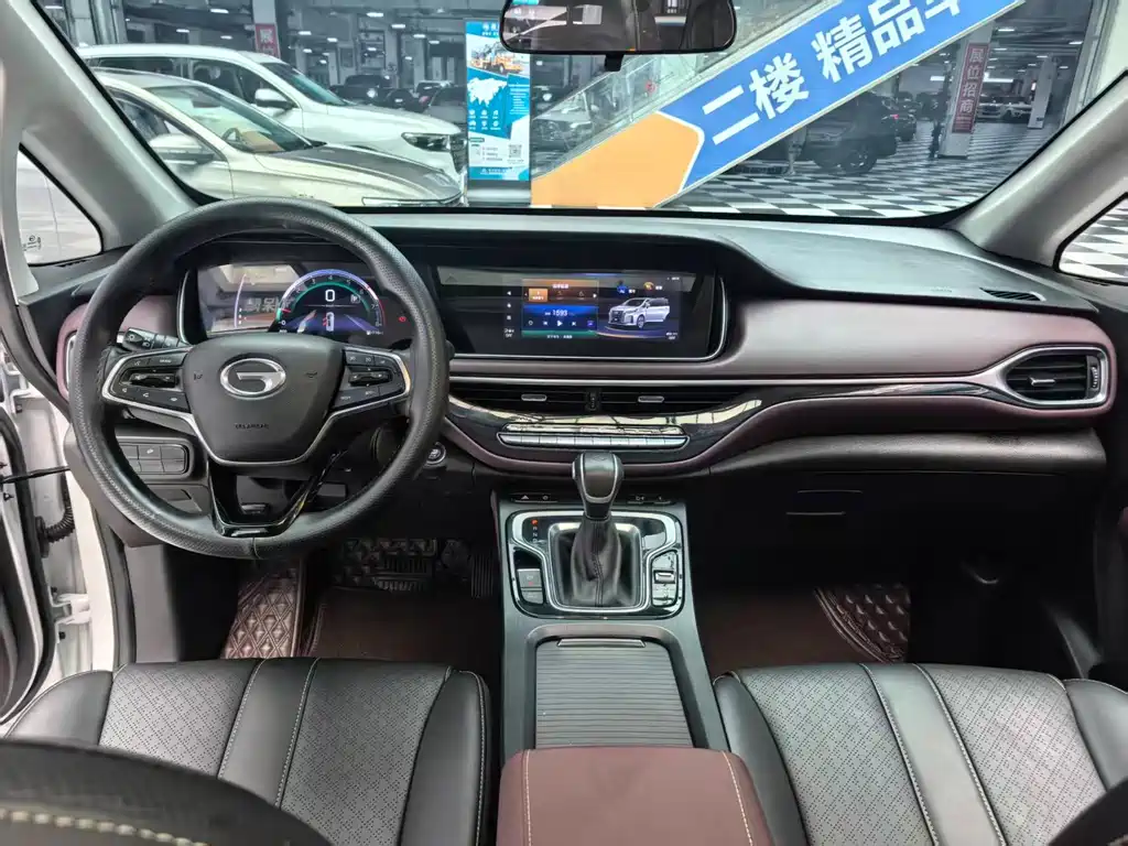 GAC Motor Trumpchi M6 — фото 11