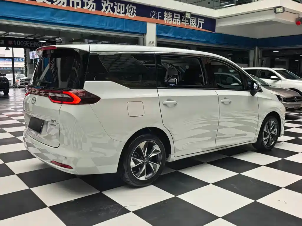 GAC Motor Trumpchi M6 — фото 15