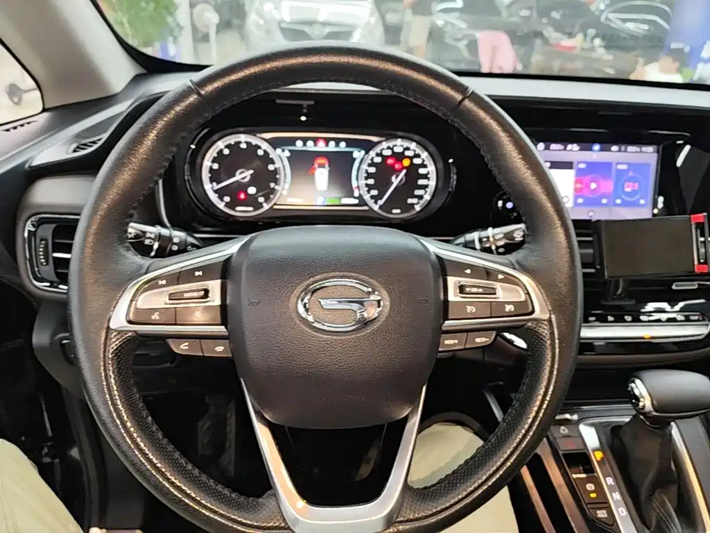 GAC Motor Trumpchi M6 — фото 11