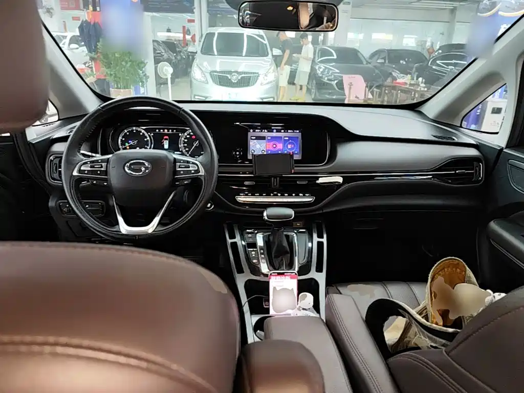 GAC Motor Trumpchi M6 — фото 10
