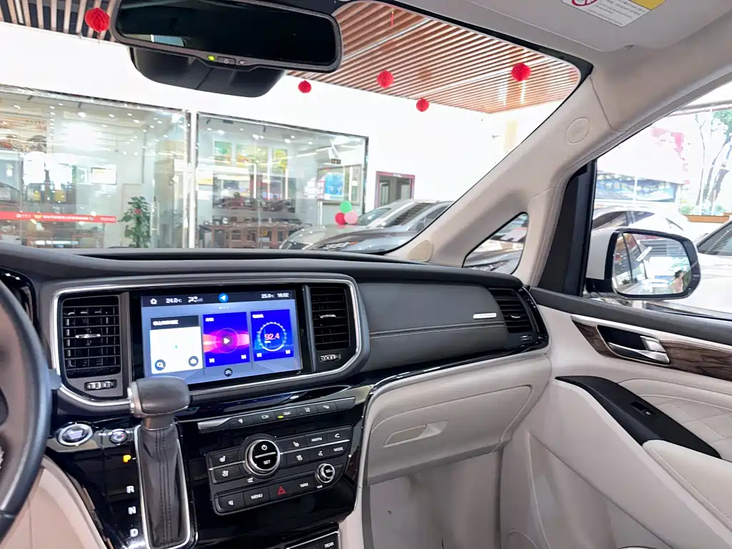 GAC Motor Trumpchi M8 — фото 9