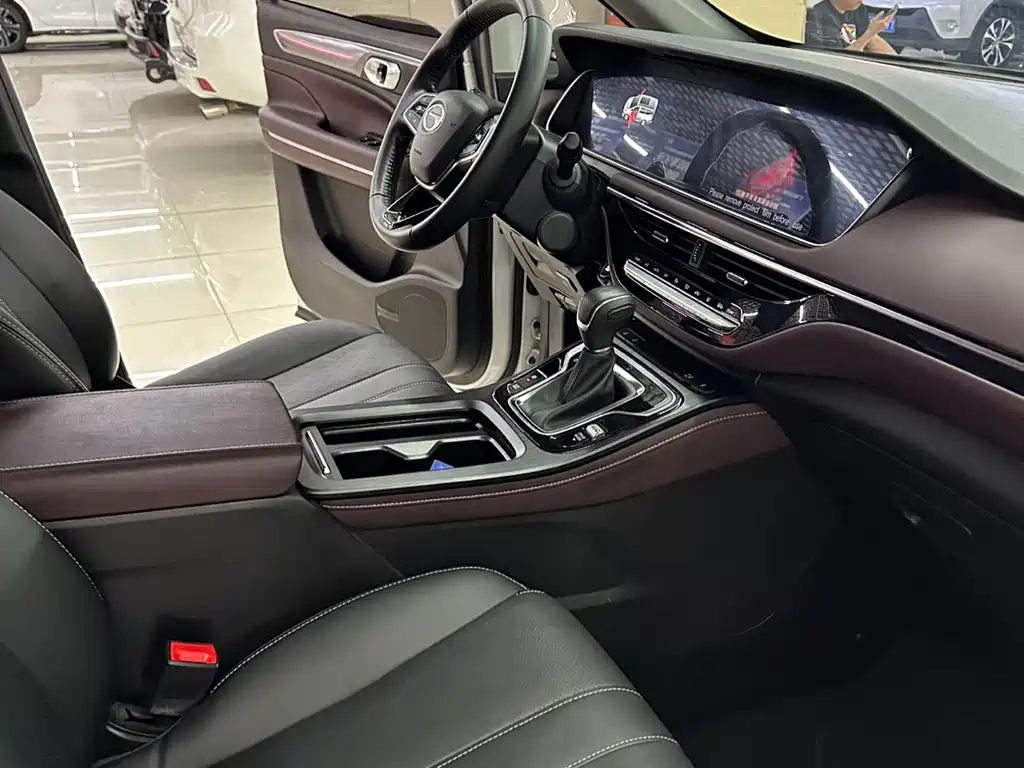 GAC Motor Trumpchi M6 — фото 6