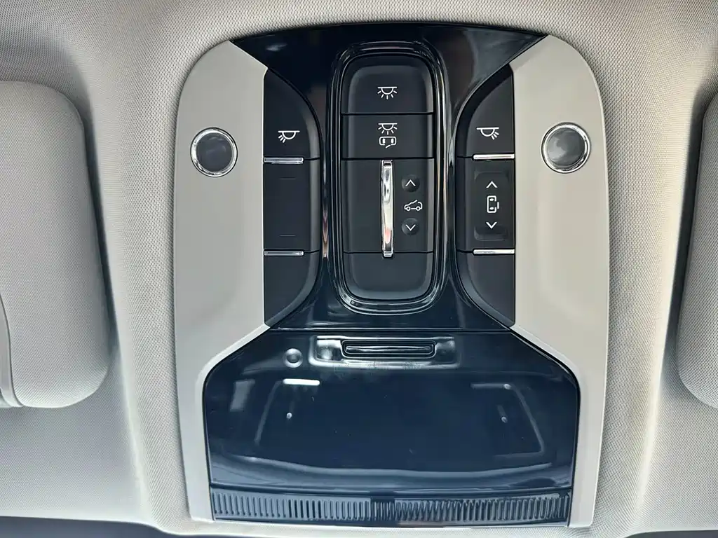 GAC Motor Trumpchi M8 — фото 20