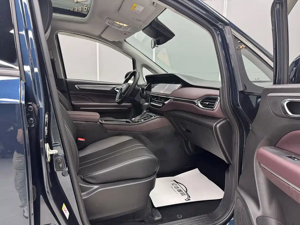 GAC Motor Trumpchi M6 — фото 11