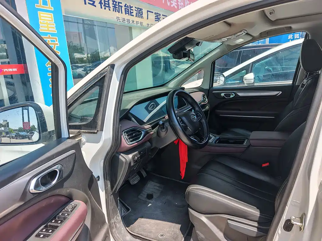 GAC Motor Trumpchi M6 — фото 4