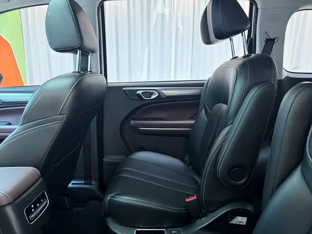 GAC Motor Trumpchi M6 — фото 13